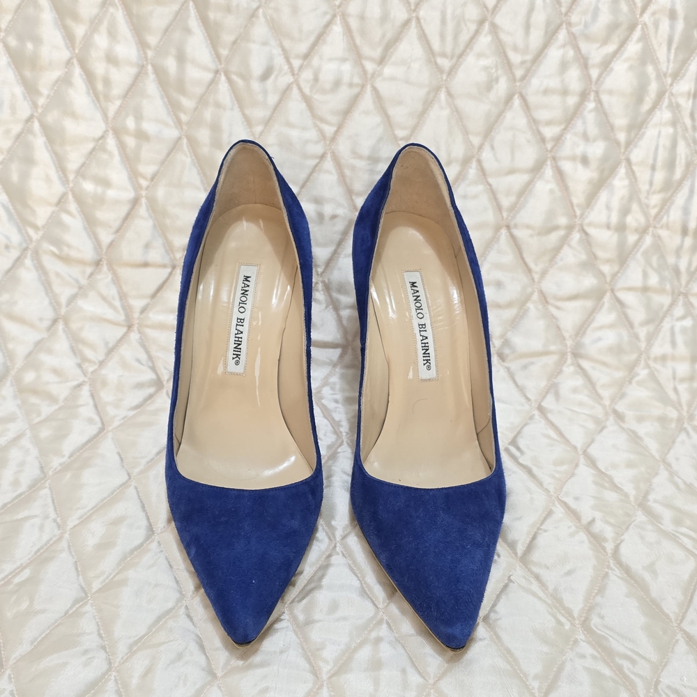 Manolo Blahnik Vibrant Blue Suede Heels